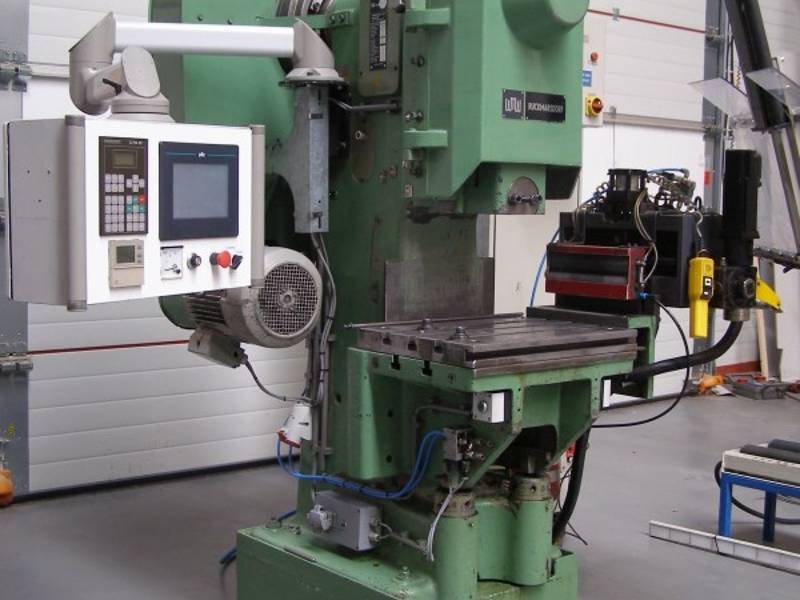 Used Punching press WMW VEB, 40 Ton - Valk Machines BV