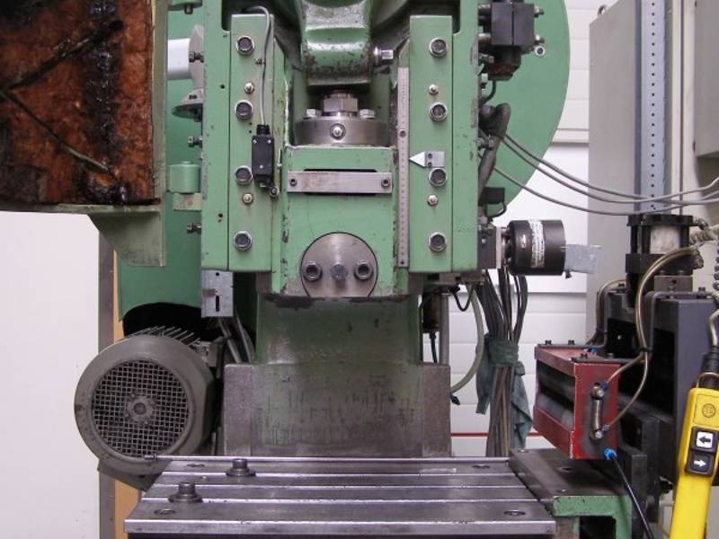 Used Punching press WMW VEB, 40 Ton - Valk Machines BV