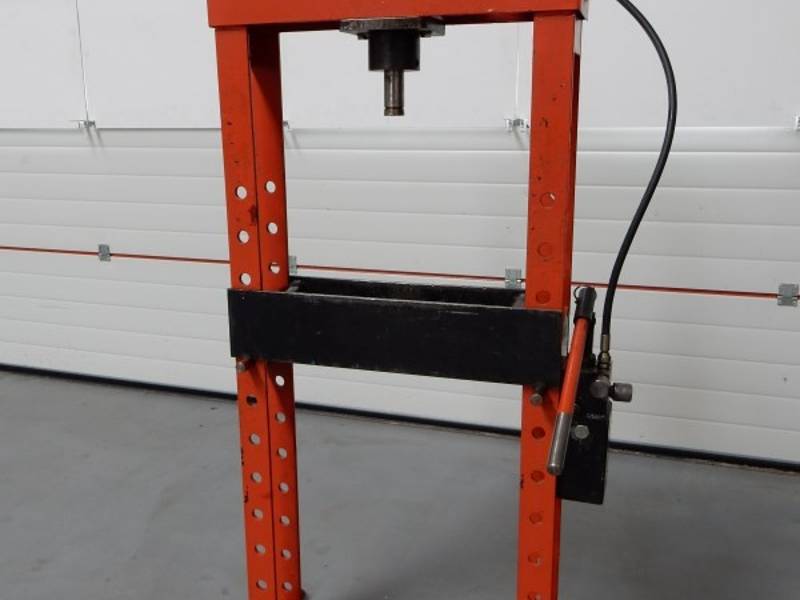 For sale: Used Toolroompress BTZ 15 Ton - Valk Machines BV